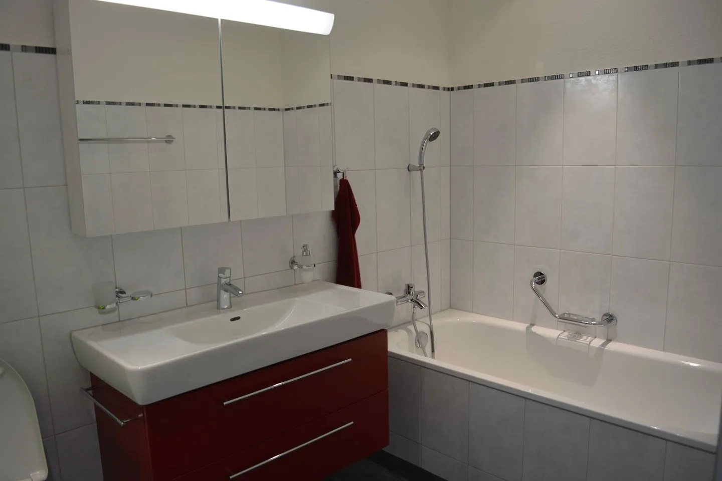 Appartement spacieux de 4 ½ pièces au dernier étage à la "périphérie" d'Elgg - Photo 3 sur 6