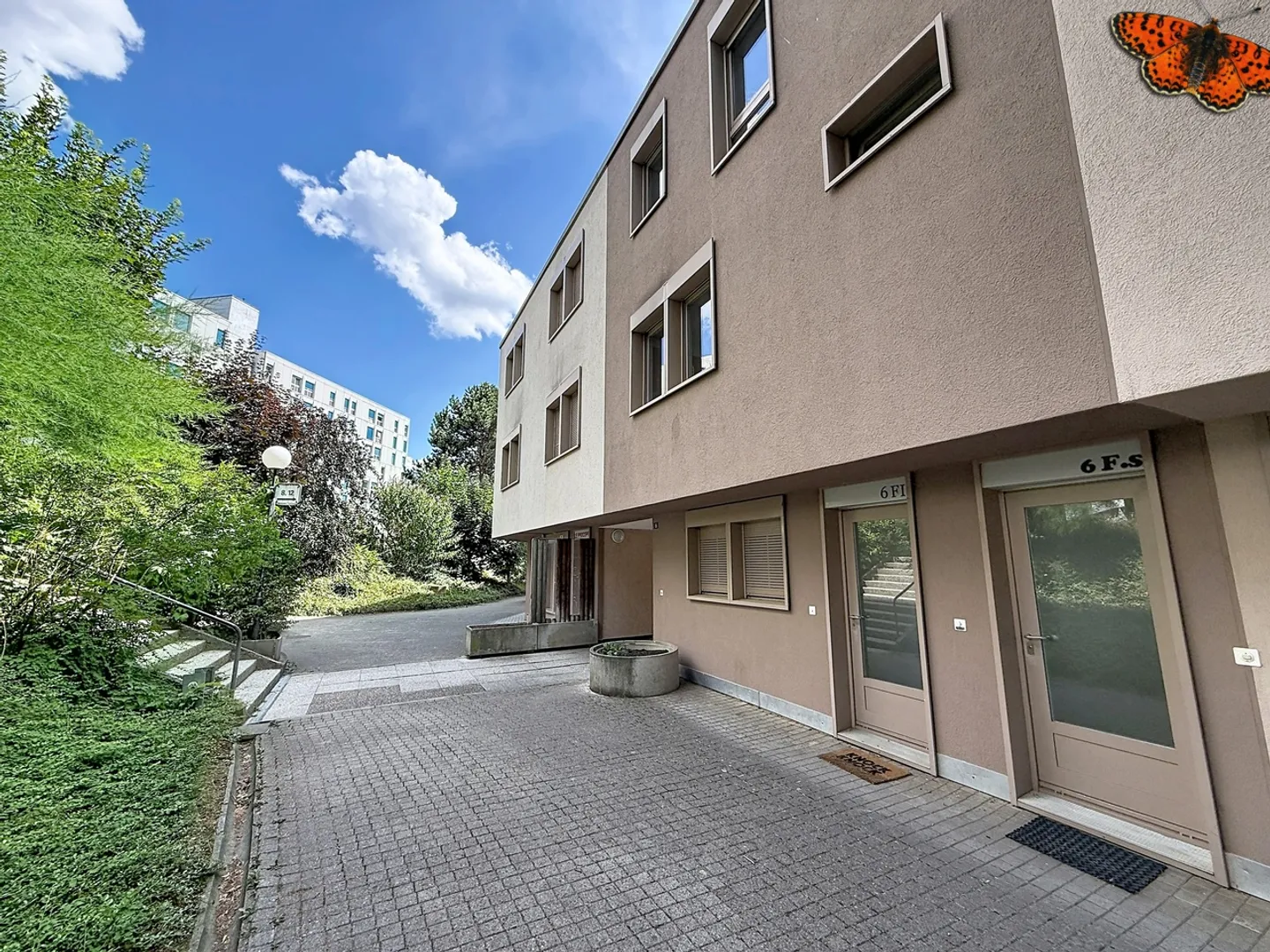 4½ ROOMS - In a semi-detached house with balcony! - Photo 3 of 13