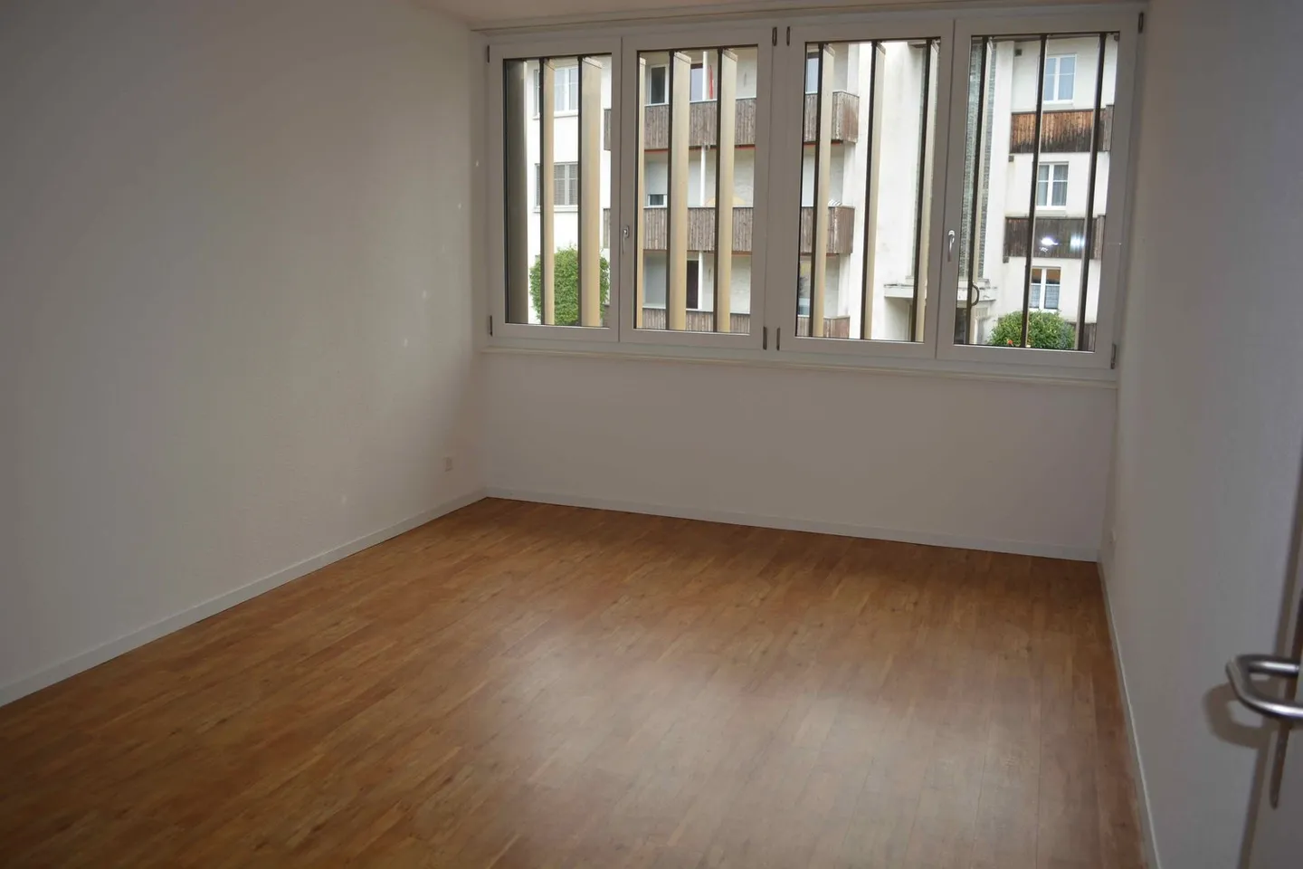 Appartement spacieux de 4 ½ pièces au dernier étage à la "périphérie" d'Elgg - Photo 4 sur 6