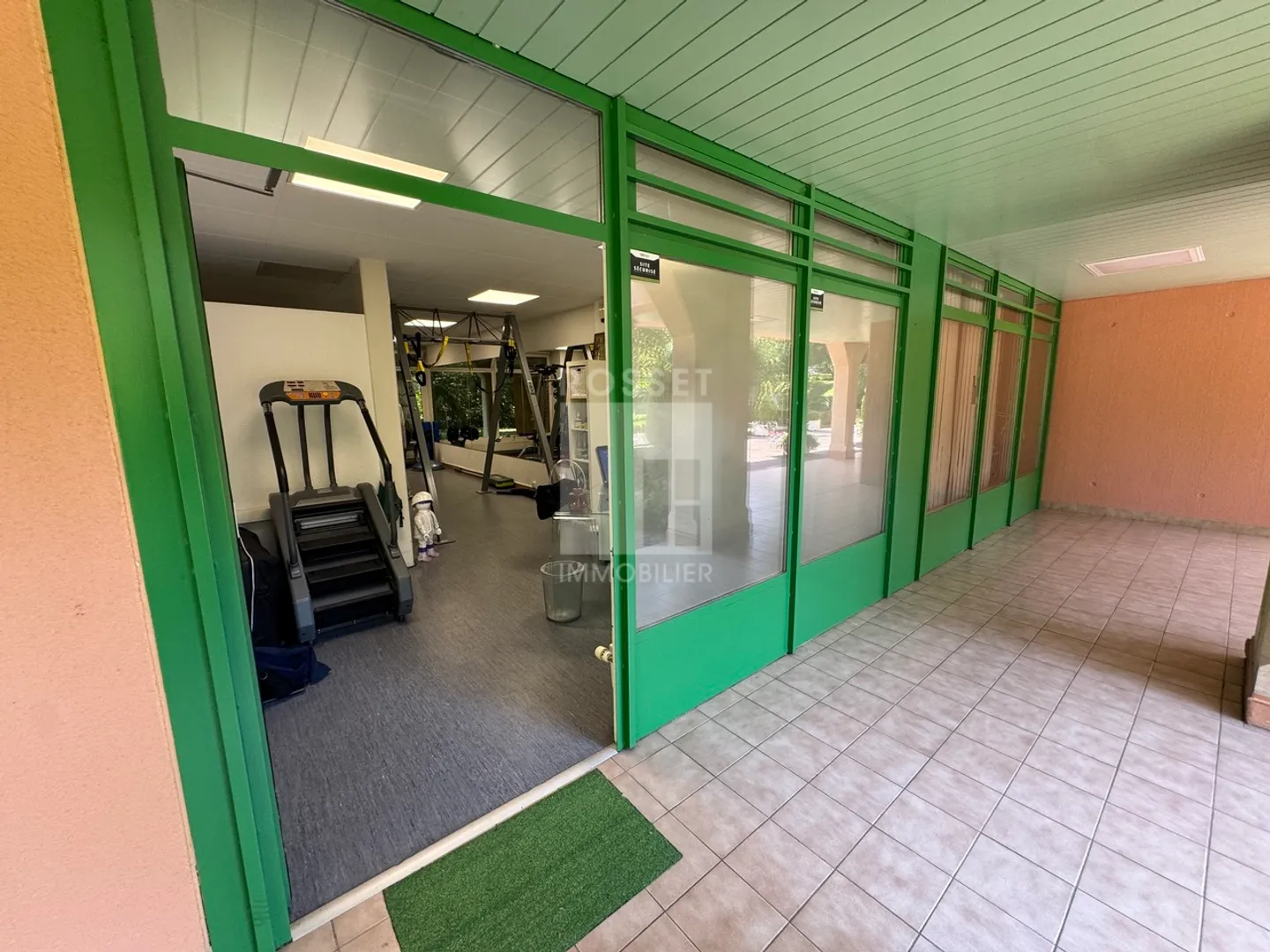 Arcade of approx. 42 m² on the ground floor - Photo 2 of 6