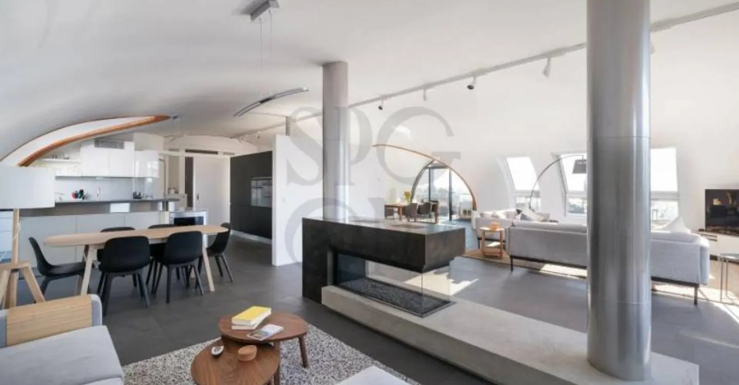 Loft 6.5 rooms - Photo 1 of 10