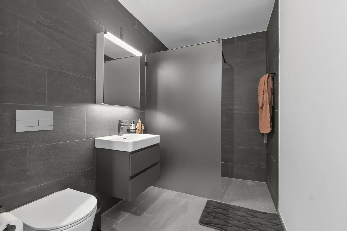 Neuwertige Gartenwohnung an zentraler und ruhiger Lage! - Foto 6 von 11