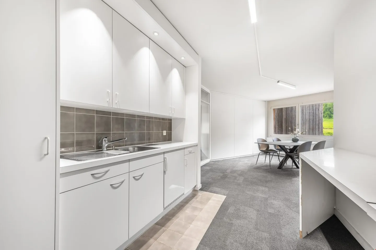 268 m2 grosse Gewerbe-/Bürofläche in Urdorf zu vermieten - Foto 4 von 10