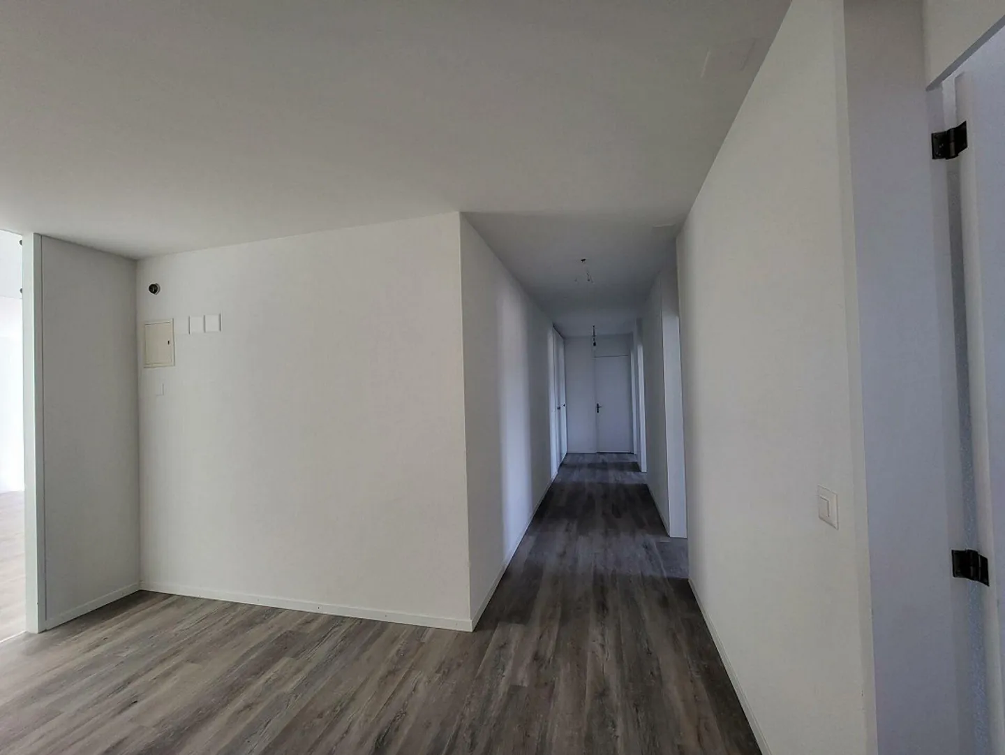 Affittiamo un appartamento di 4,5 stanze recentemente ristrutturato al 1° piano della stazione di Rekingen - Foto 3 di 5