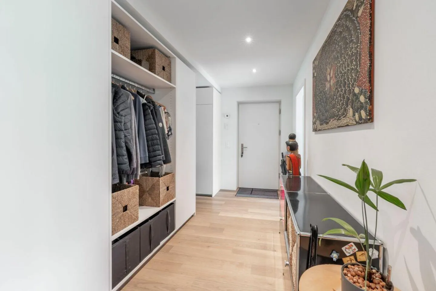 Noble Garden Apartment in Central Location - Photo 7 of 16