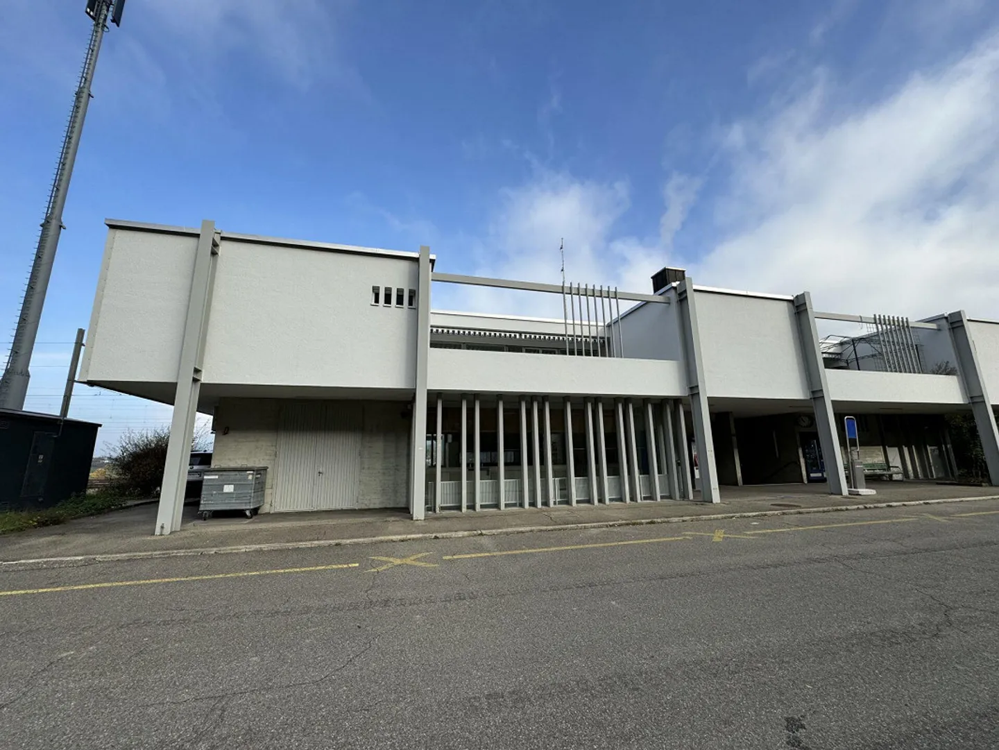 Affittiamo un appartamento di 4,5 stanze recentemente ristrutturato al 1° piano della stazione di Rekingen - Foto 1 di 5