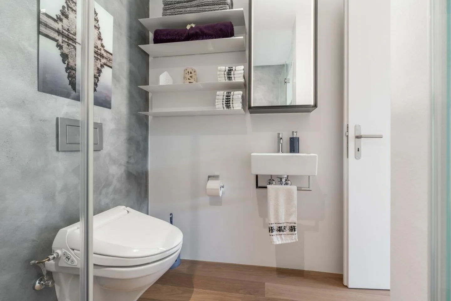 Noble Garden Apartment in Central Location - Photo 12 of 16