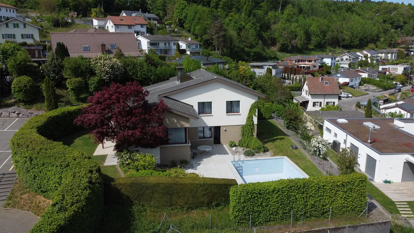 Beaucoup de confort de vie avec une vue magnifique ! - Photo 1 sur 11