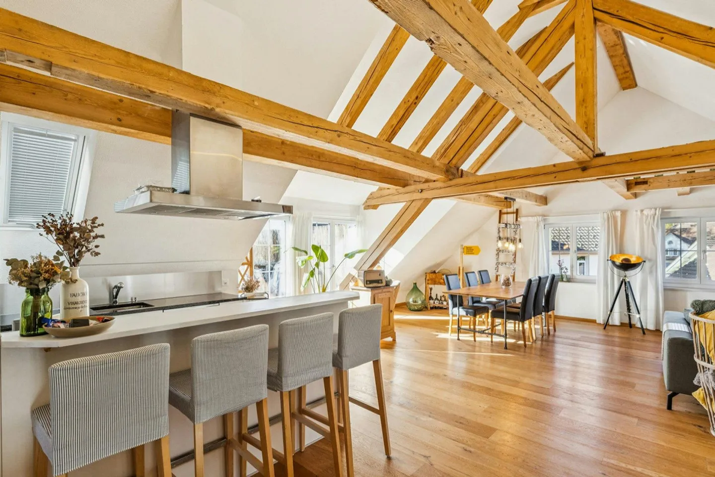 Proprietà residenziale e commerciale con riserva di terreno edificabile - Foto 5 di 13