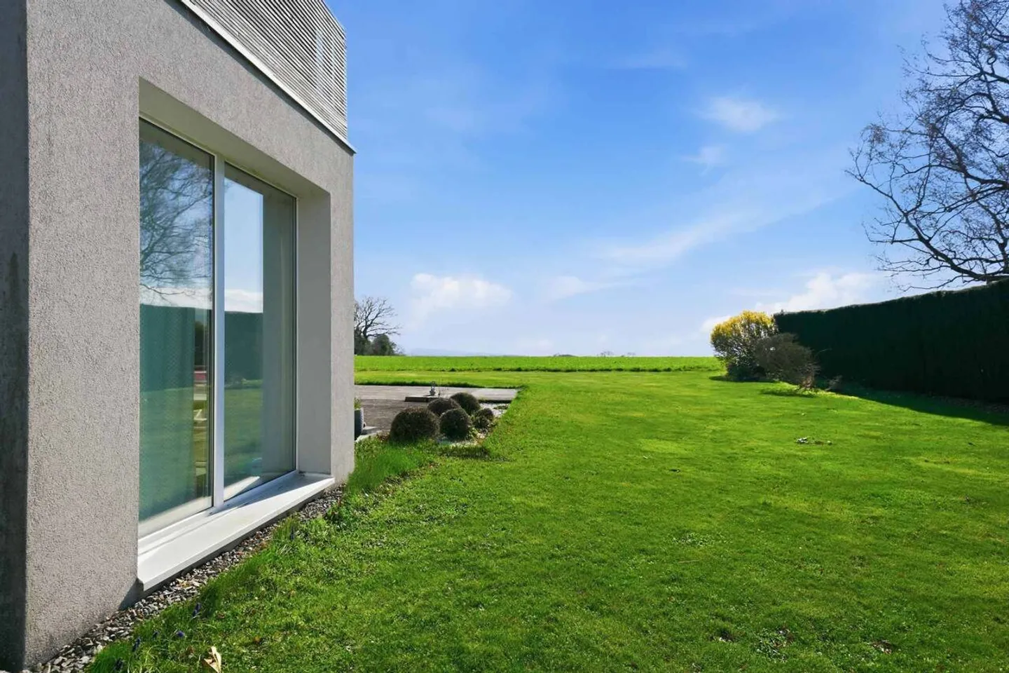 Beautiful house with lake view and Mont-Blanc, 4 bedrooms - Large garden - Photo 3 of 12