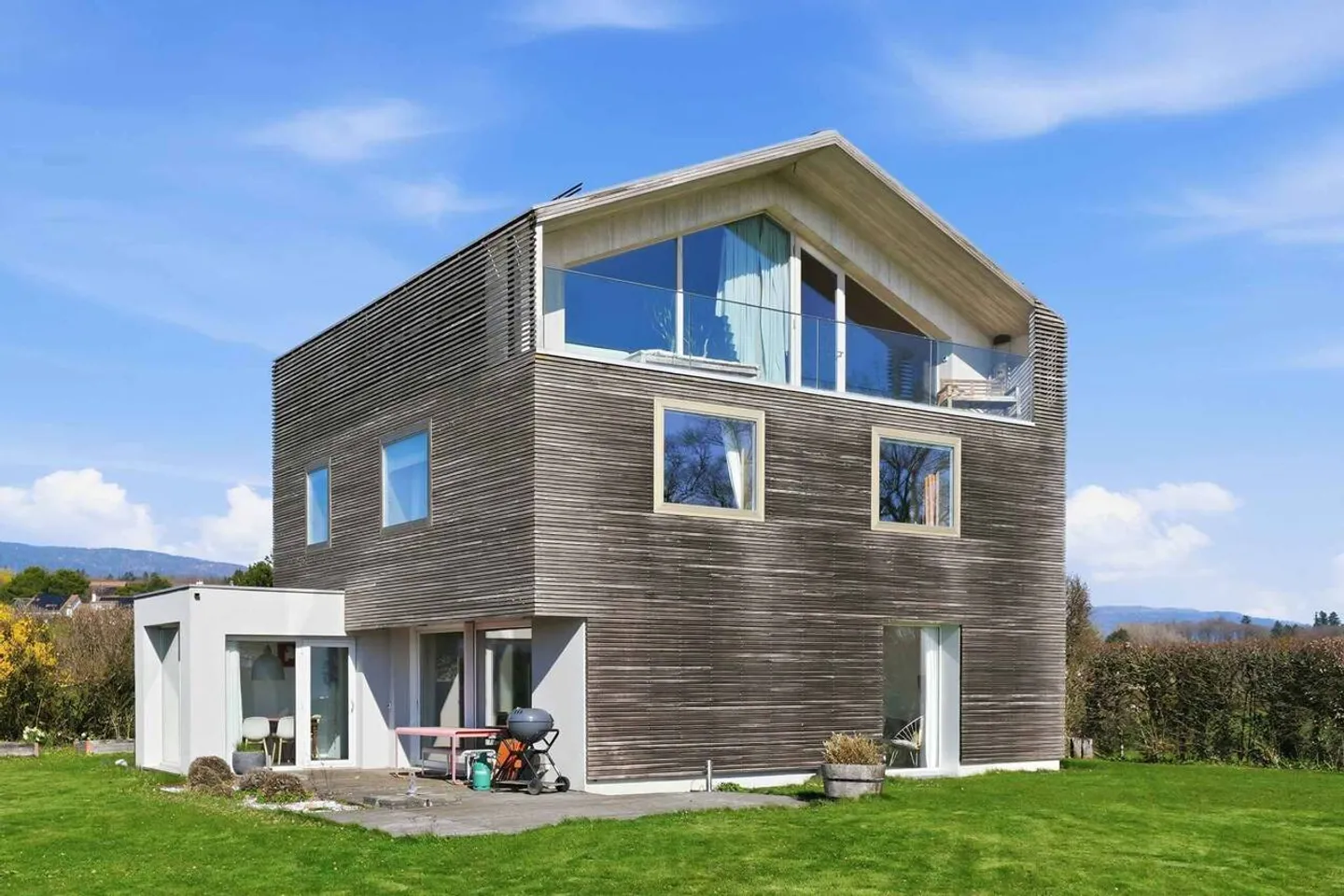 Beautiful house with lake view and Mont-Blanc, 4 bedrooms - Large garden - Photo 9 of 12