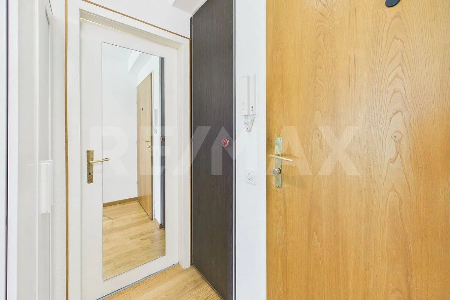 Appartement 1 pièce attrayant avec jardin - Photo 10 sur 13