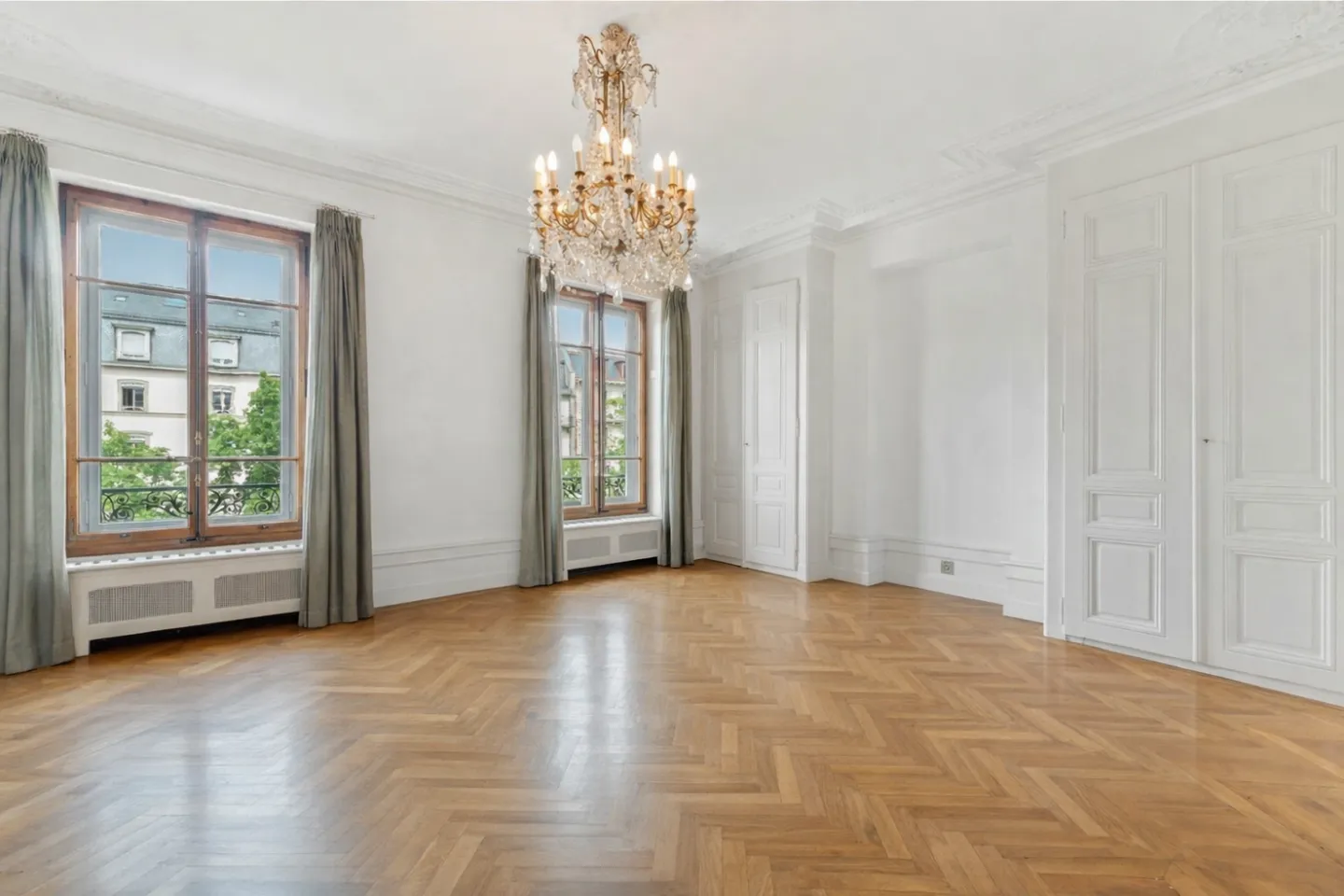 Haus mit 21 Zimmern - Foto 2 von 8