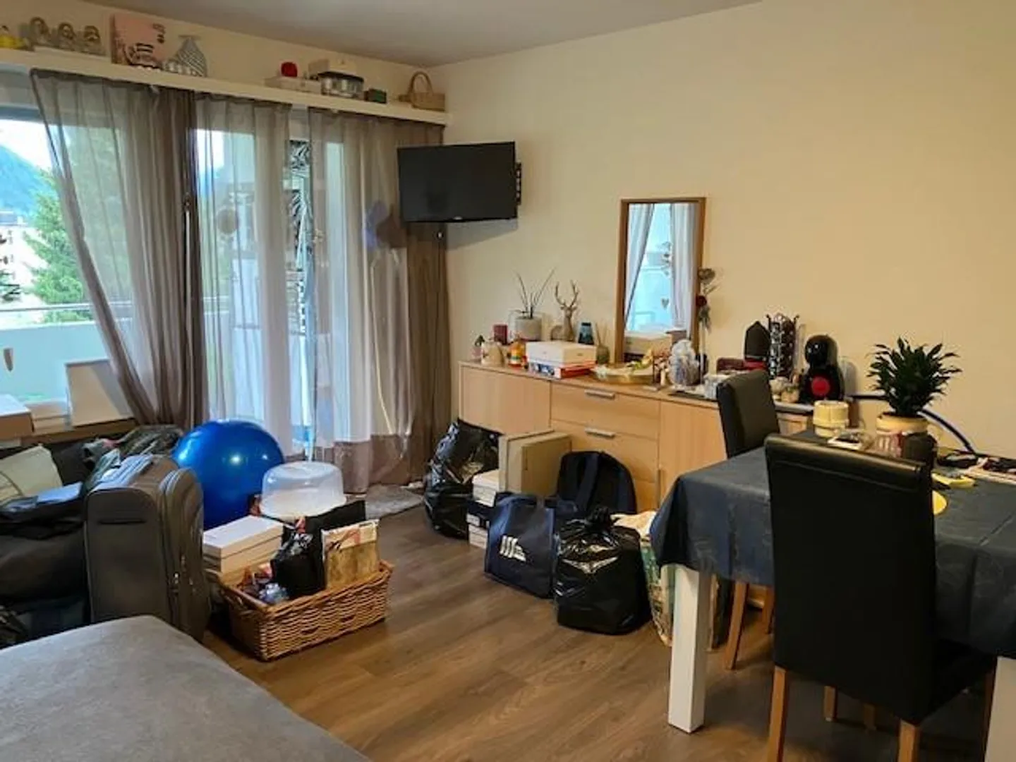 Appartamento 1 stanza soleggiato al 3° piano a Davos Dorf - Foto 2 di 5
