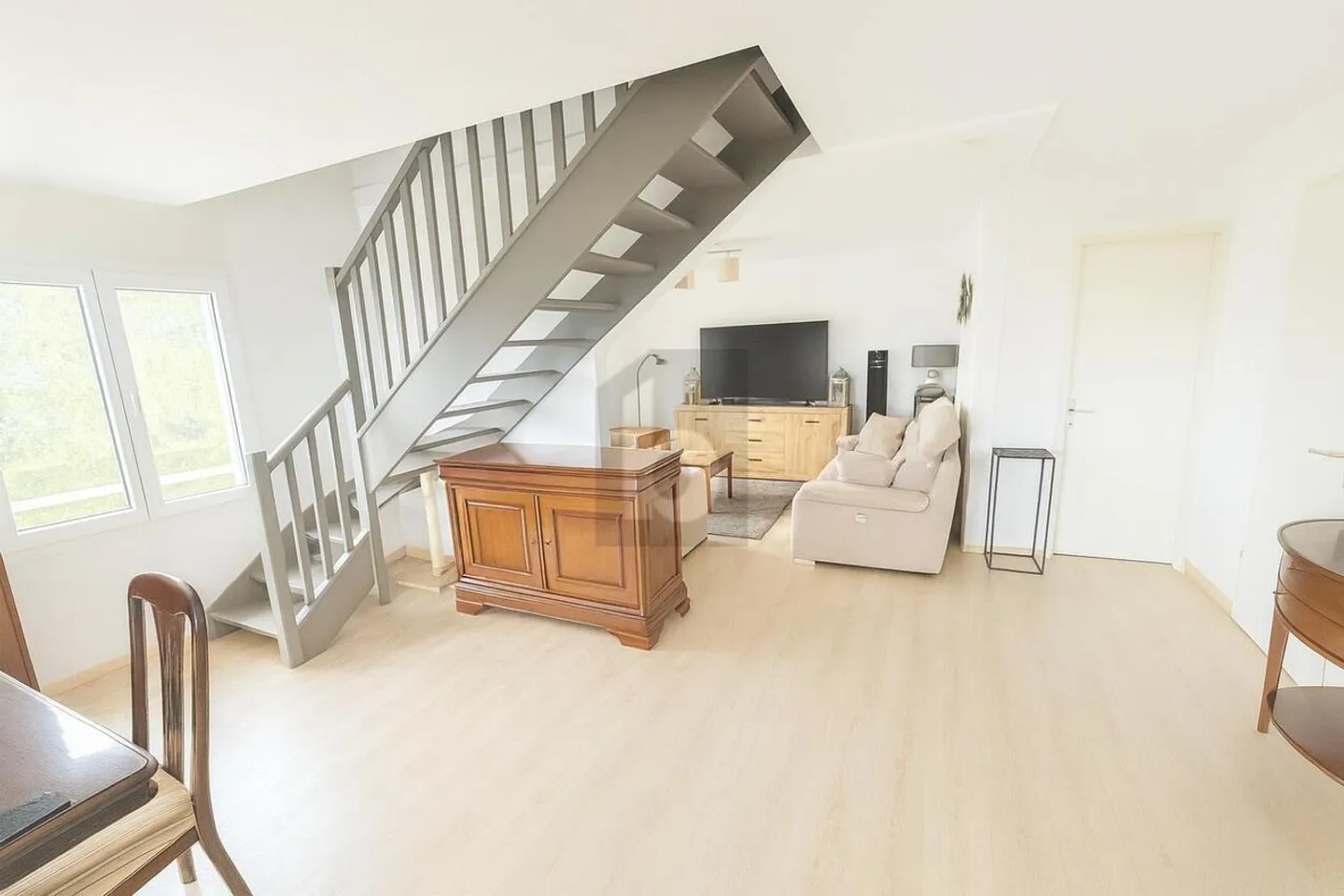 DUPLEX LUMINEUX AVEC BALCON À DEUX PAS DU LAC - Photo 3 sur 6