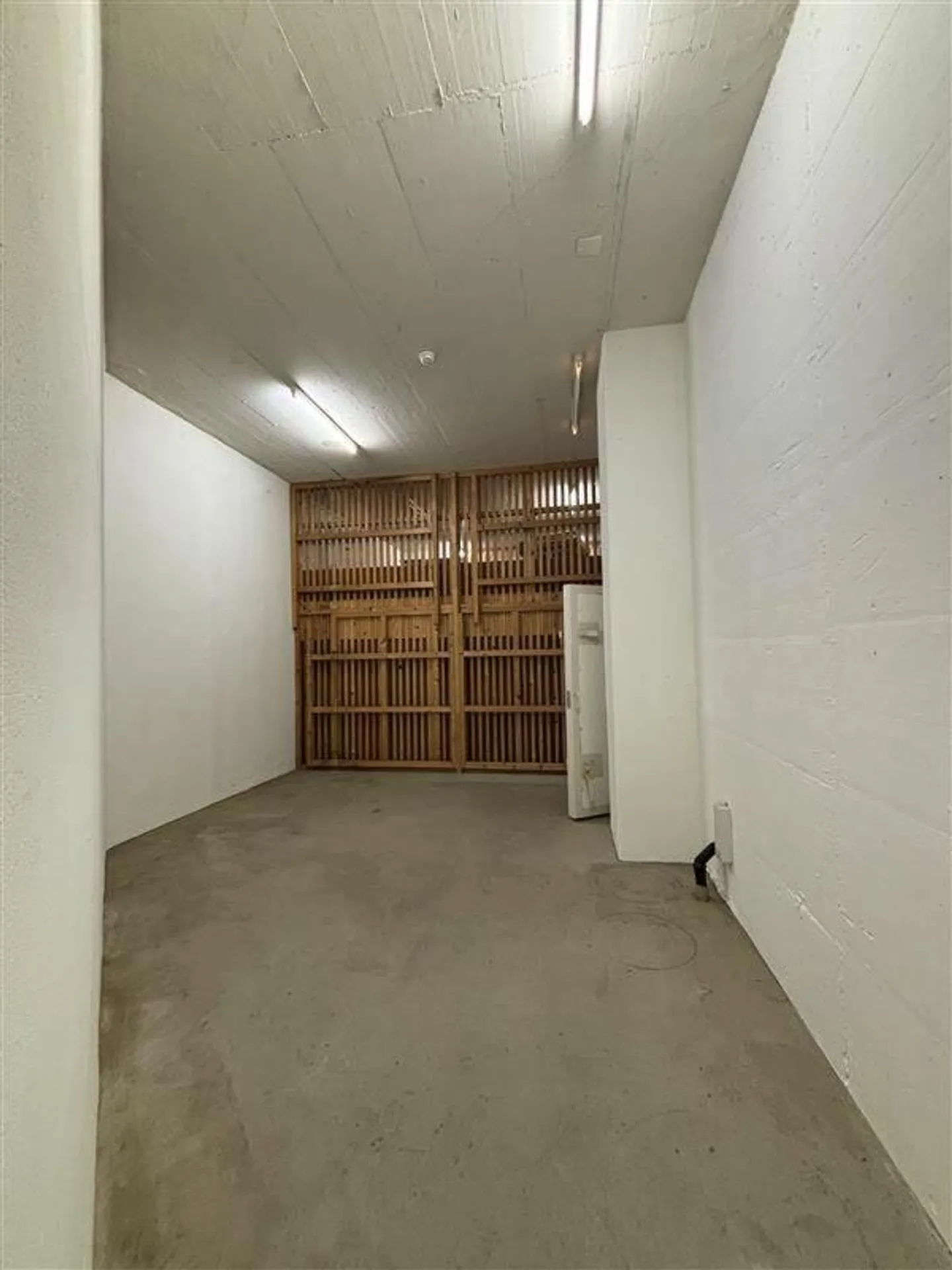 Practical storage space for rent in Metalli - Photo 2 of 3