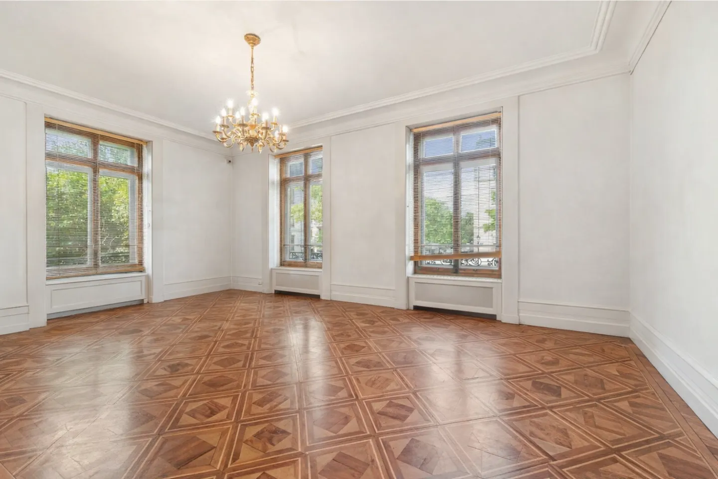 Haus mit 21 Zimmern - Foto 8 von 8