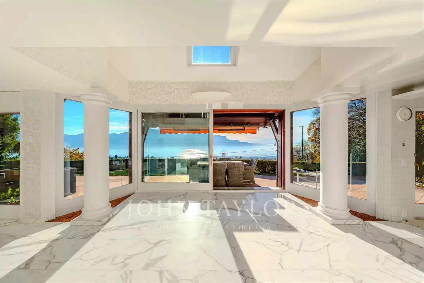 Prachtvolle Einzelvilla in Blonay mit außergewöhnlichem Panorama - Photo 3 sur 13