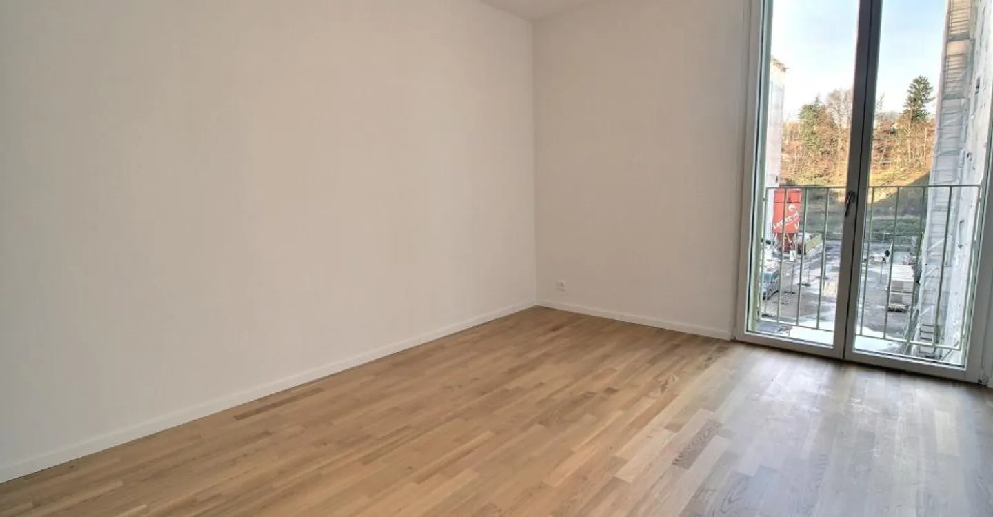 New 4.5-room apartment for rent - Photo 3 of 12