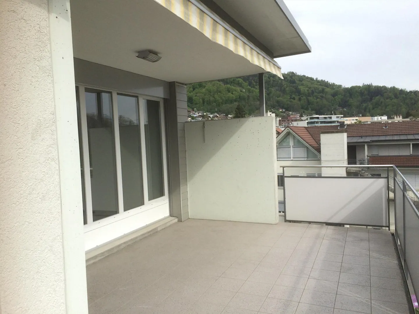 Attic with Sunny Terrace and View of Thun Castle - Photo 3 of 13