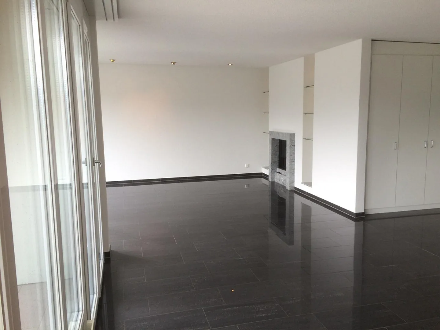 Attic with Sunny Terrace and View of Thun Castle - Photo 5 of 13