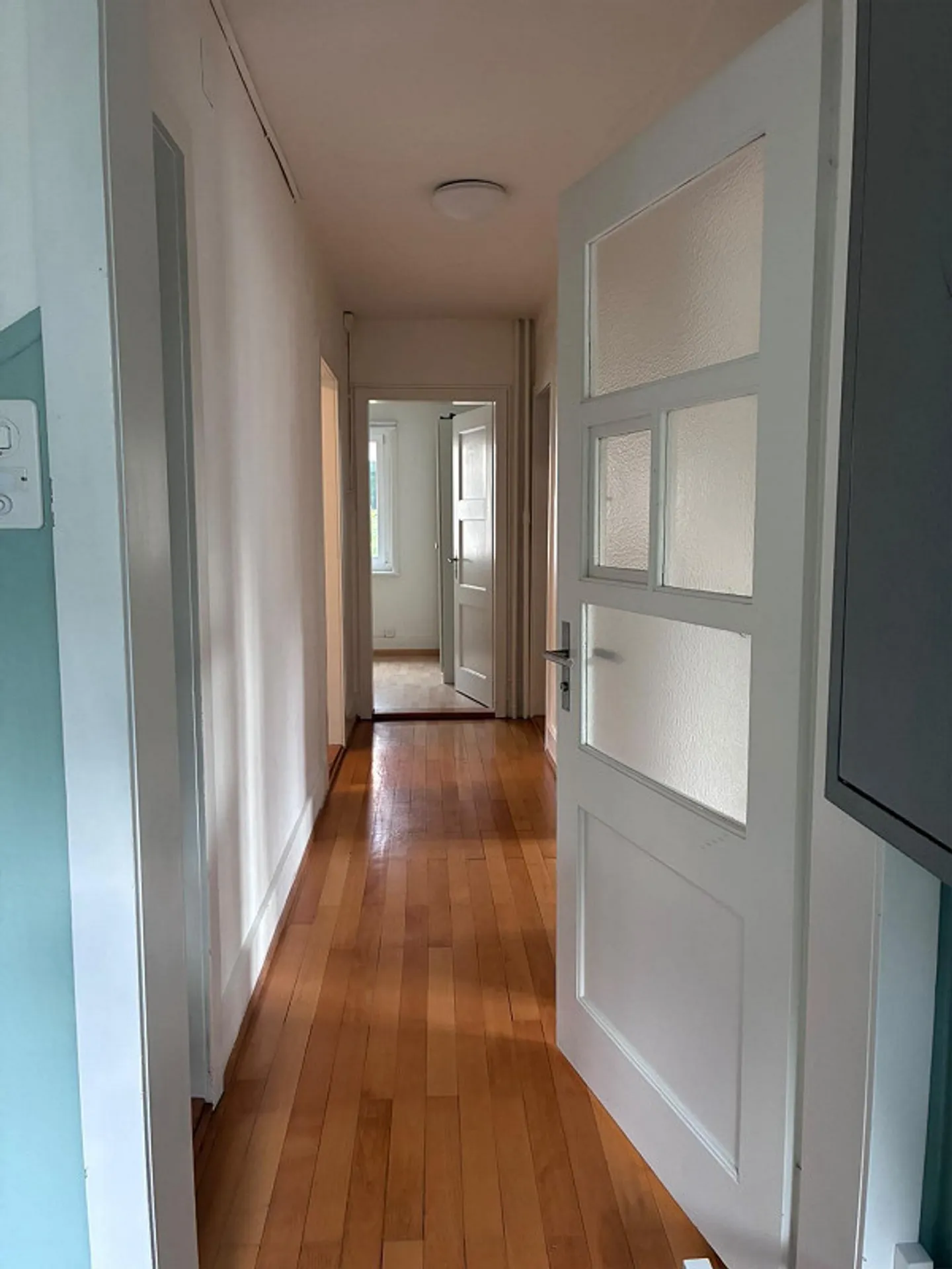 Bright 4-room apartment in an attractive location in Chur - Photo 2 of 11