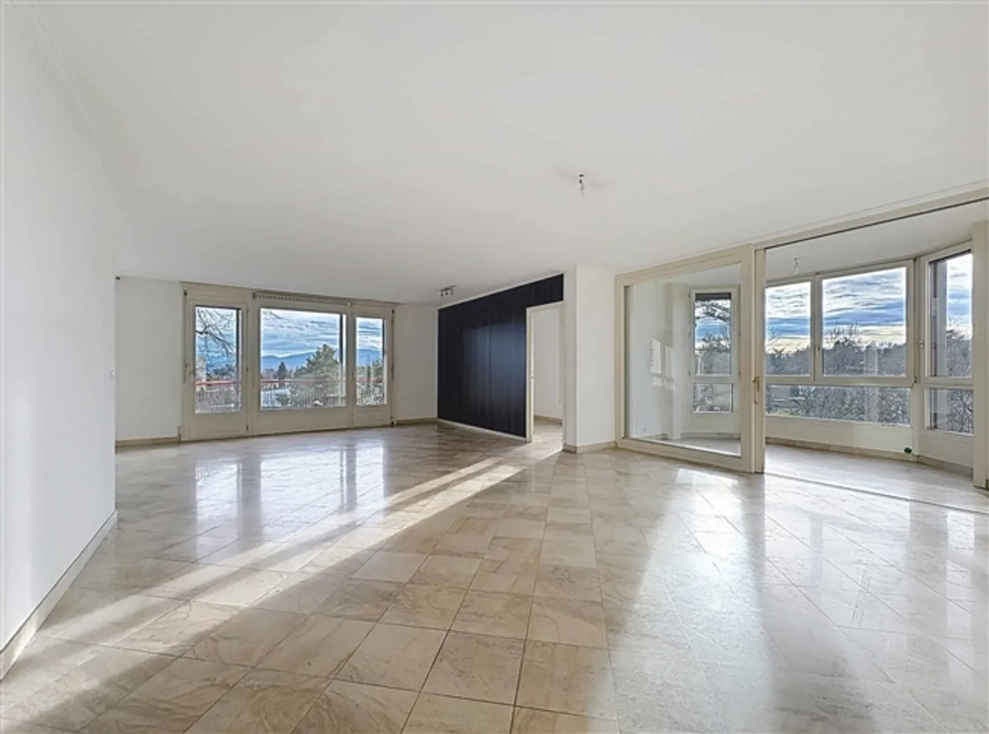 Appartamento 6 stanze con balconi e loggia - Foto 1 di 11