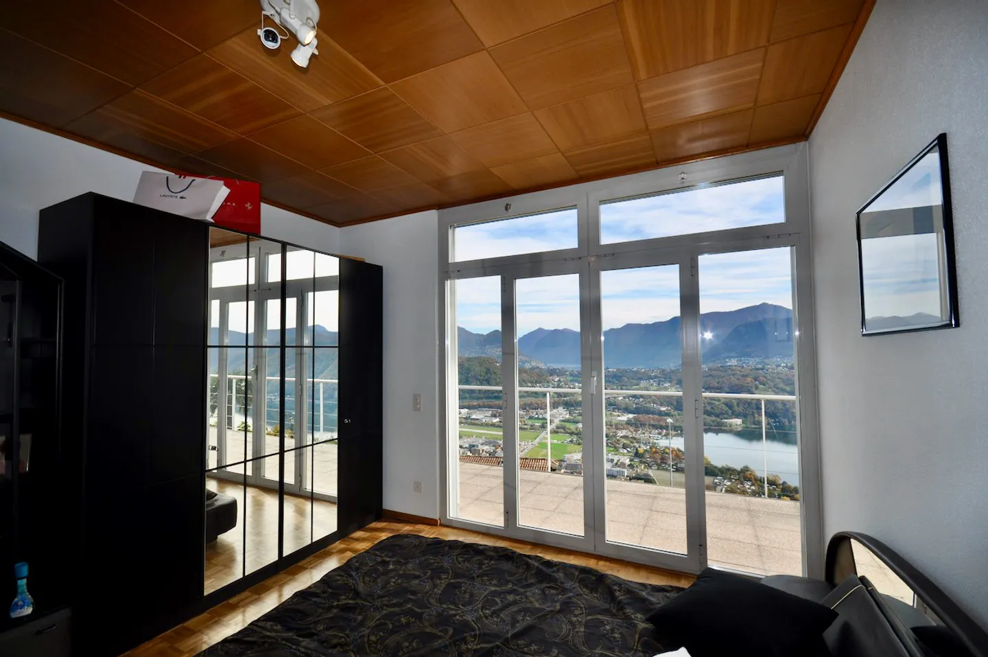 Stunning Duplex with View - Photo 16 of 27
