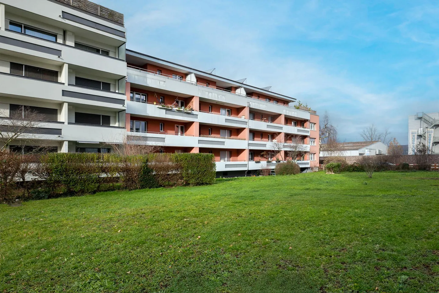 Appartement moderne et lumineux de 2 pièces de 49m2 près des transports en commun - Photo 2 sur 8