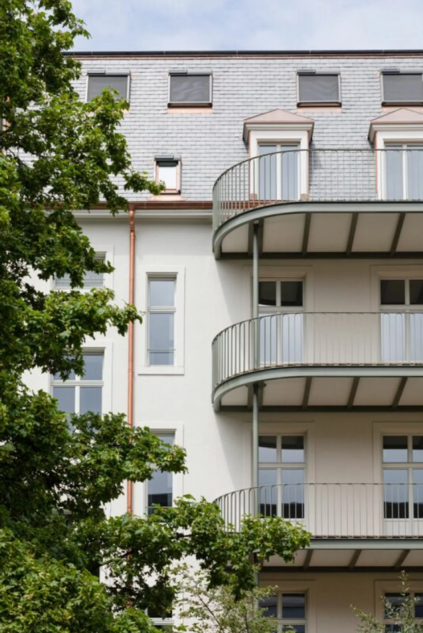 Modern equipped 4 1/2-room maisonette apartment in the center of Gundeli - Photo 1 of 7