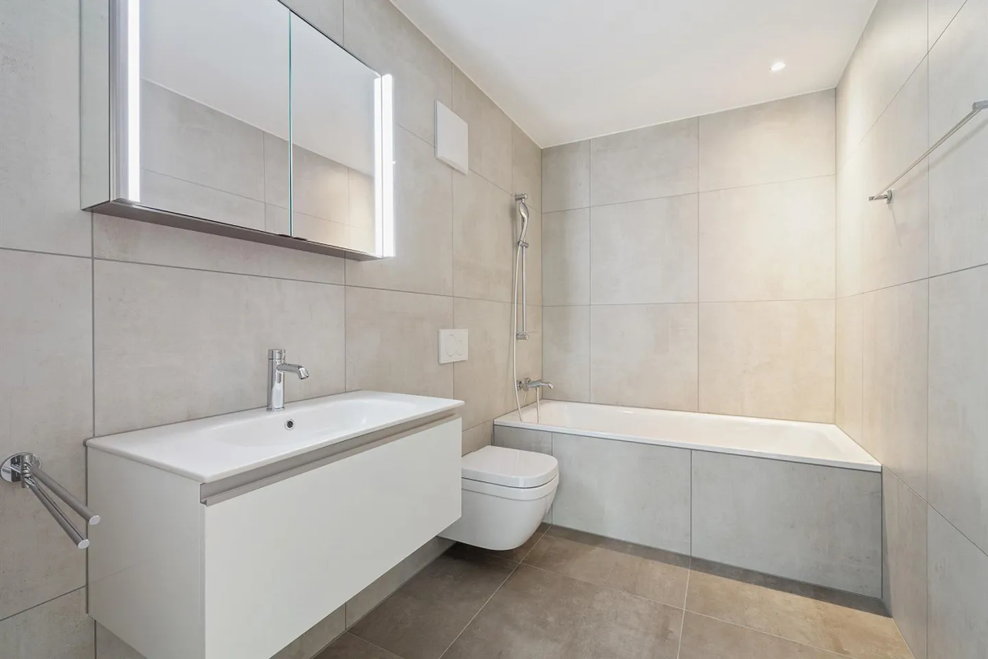 Beau logement - Photo 7 sur 8