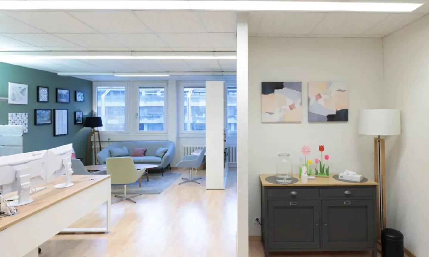 Bright and Modular Offices - Photo 1 of 3