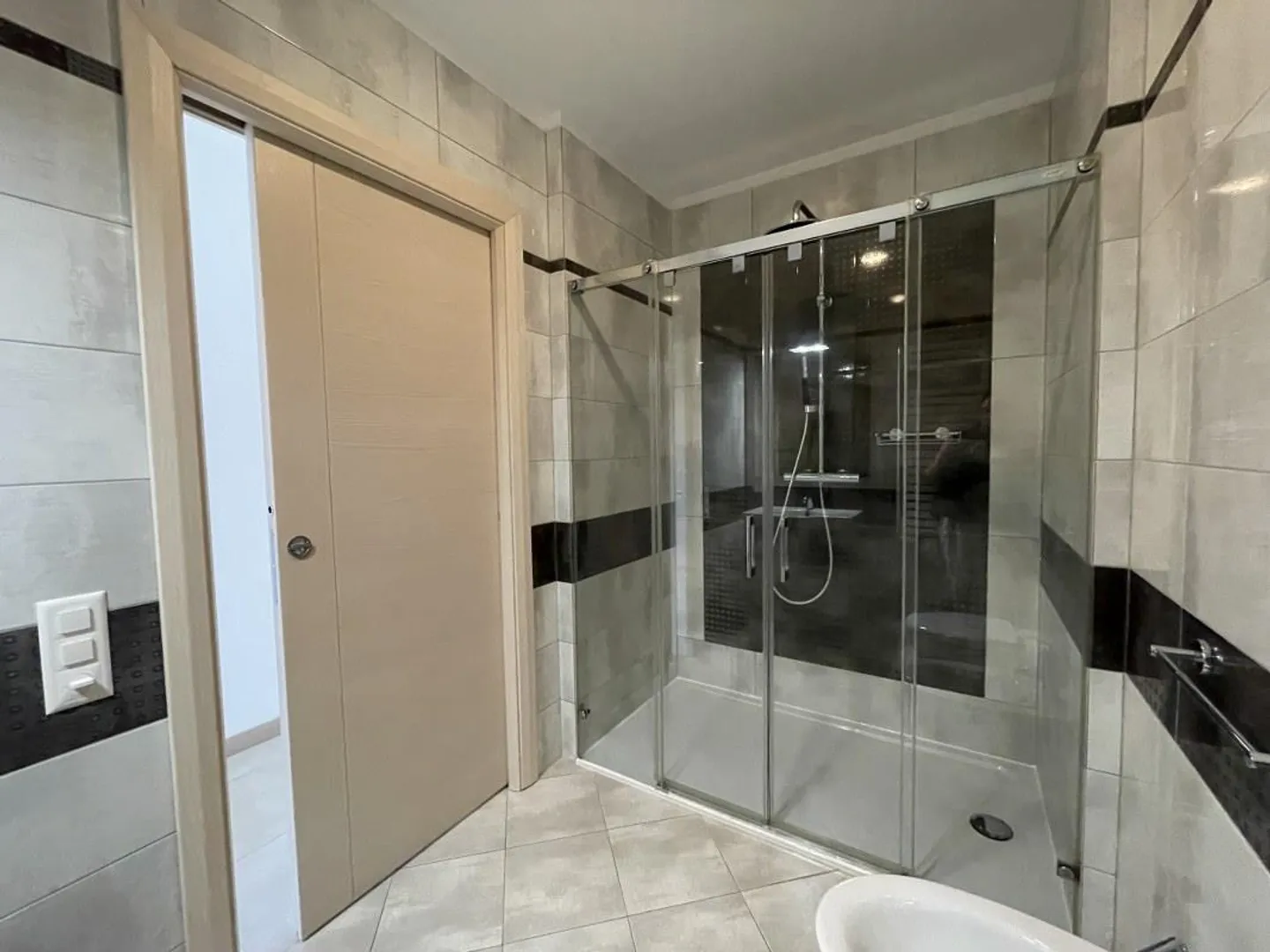 Appartamento 3.5 stanze con grande terrazza e vista libera - Foto 9 di 13