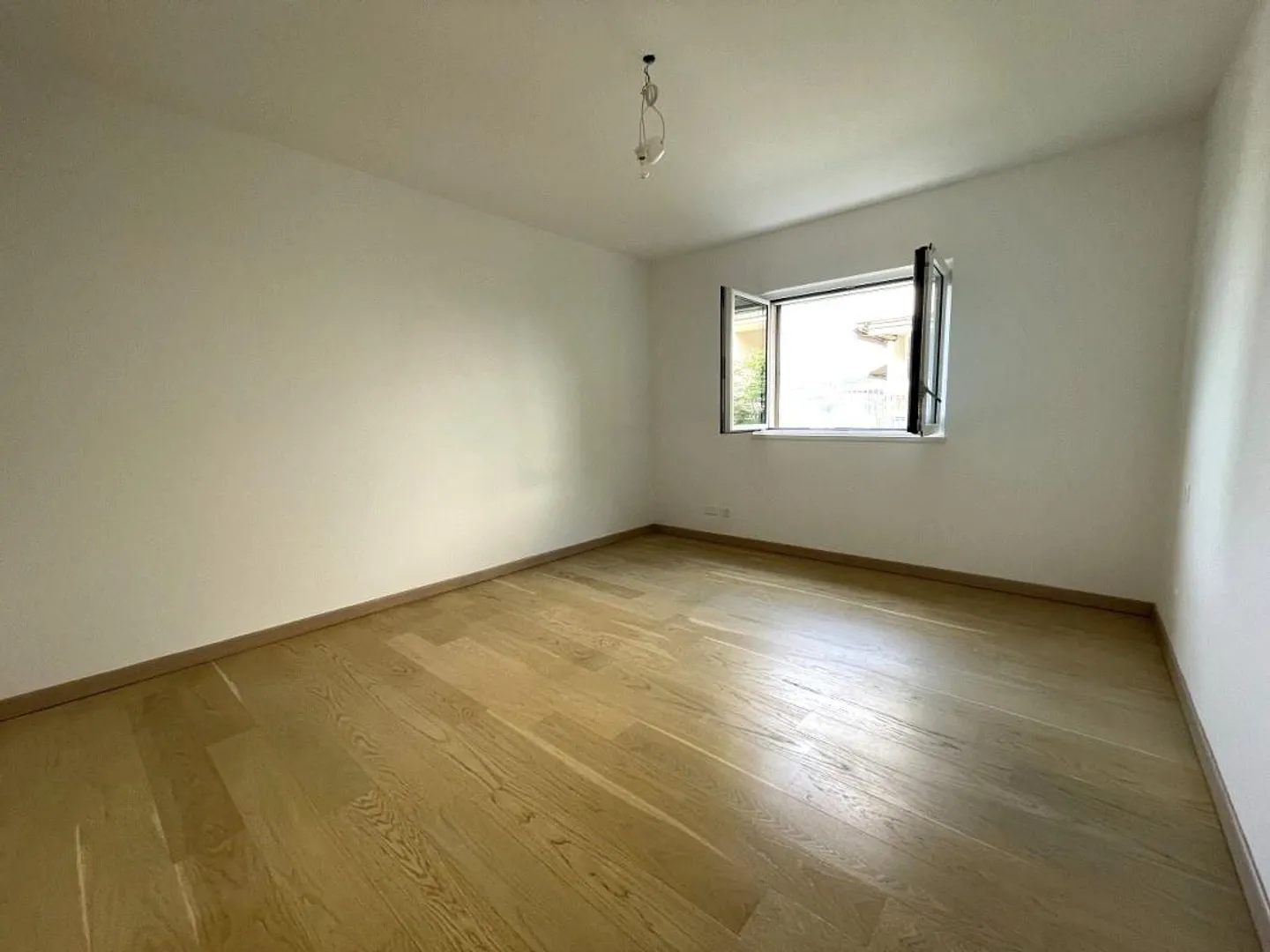 Appartamento 3.5 stanze con grande terrazza e vista libera - Foto 10 di 13