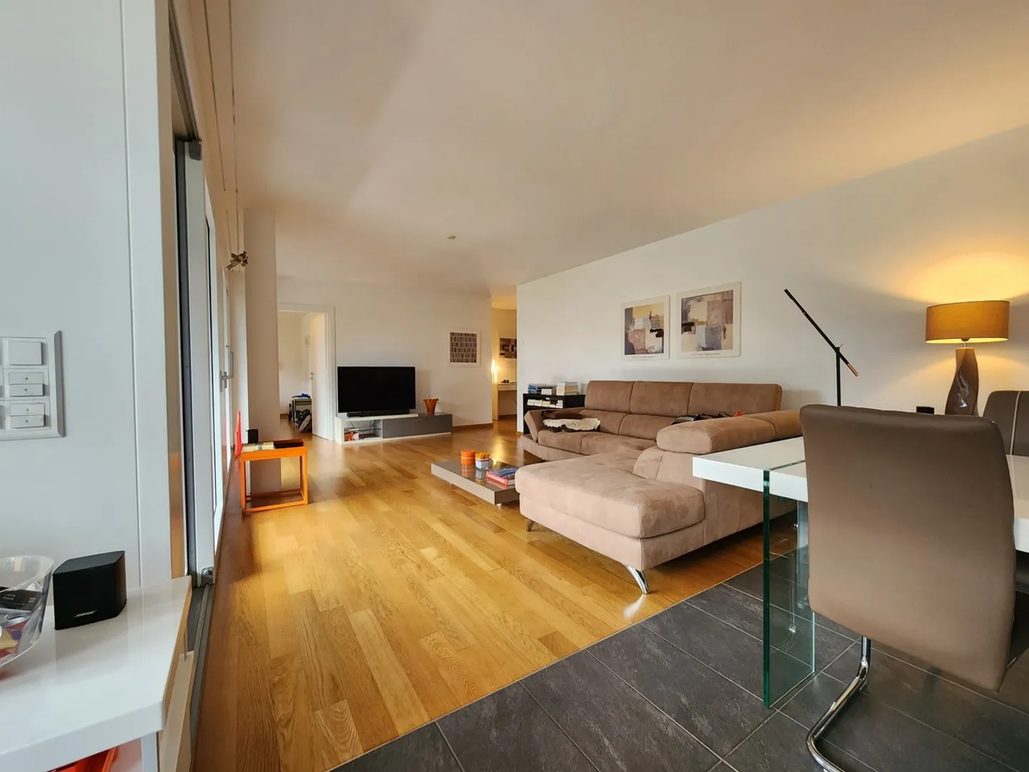 Splendido appartamento di 4,5 locali al piano terra con grande balcone - Foto 1 di 8