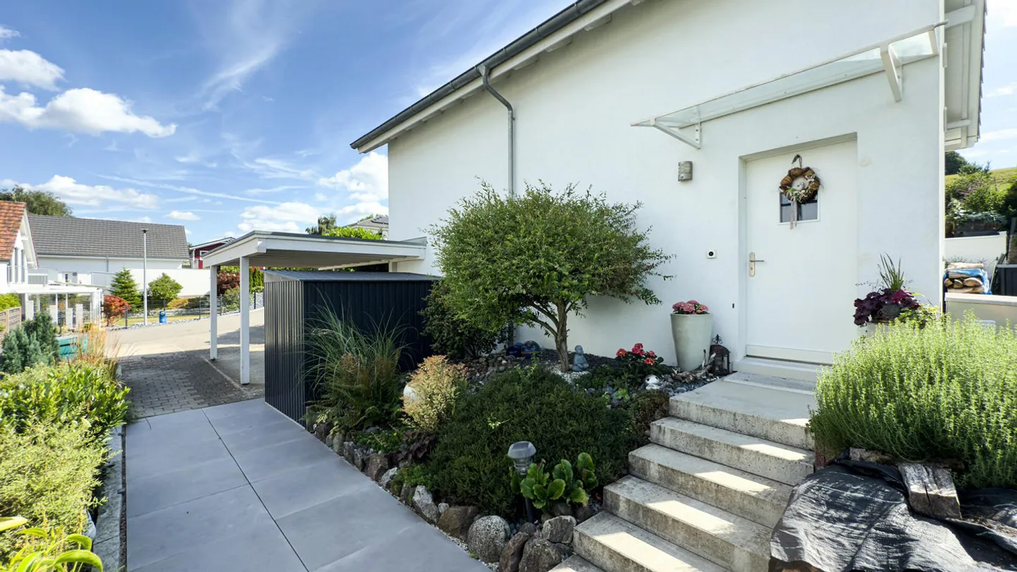 Bellissima casa unifamiliare a Trasadingen, Canton Schaffhausen - Foto 1 di 16