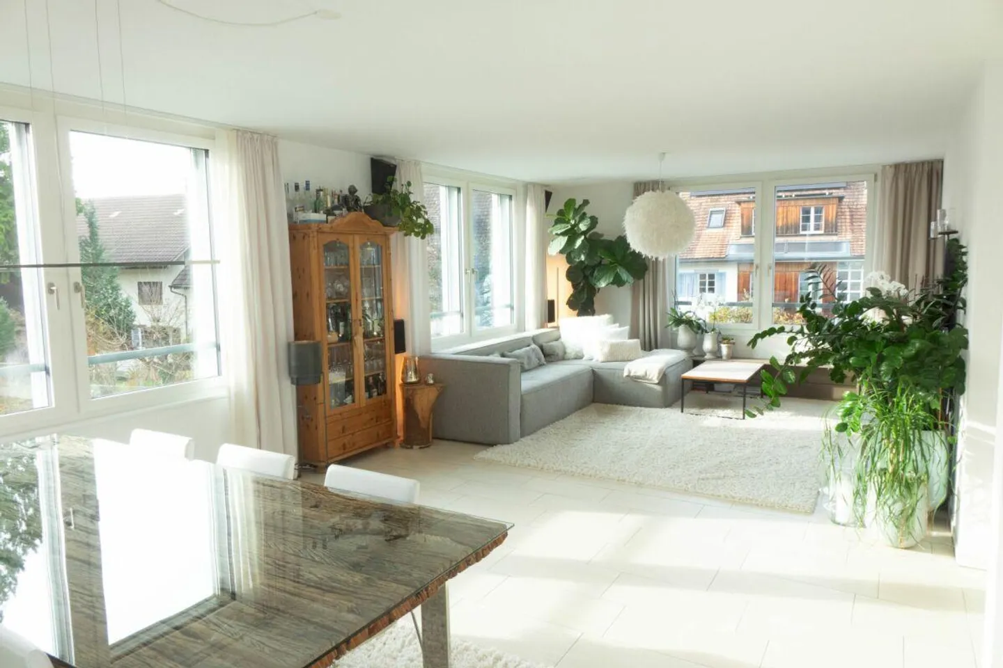 Appartement lumineux et spacieux avec balcon ensoleillé - Photo 2 sur 11