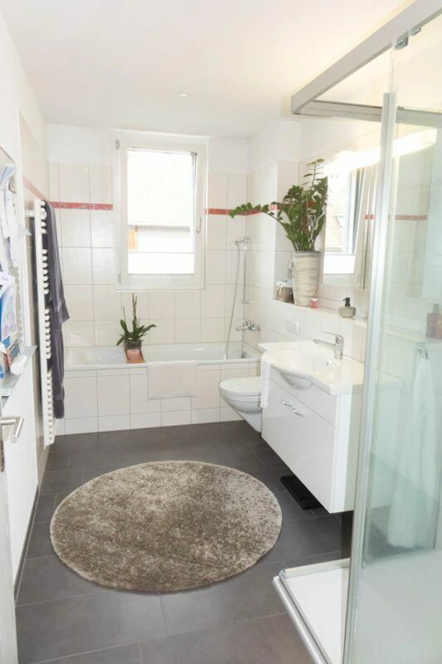 Appartement lumineux et spacieux avec balcon ensoleillé - Photo 5 sur 11