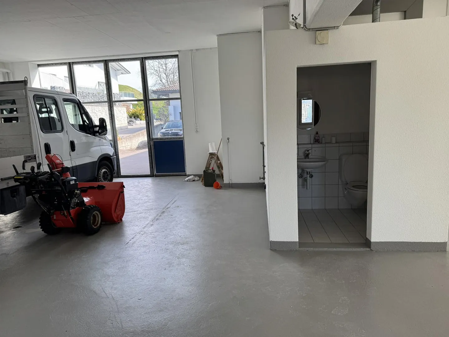 Commercial Office Space - Photo 2 of 4