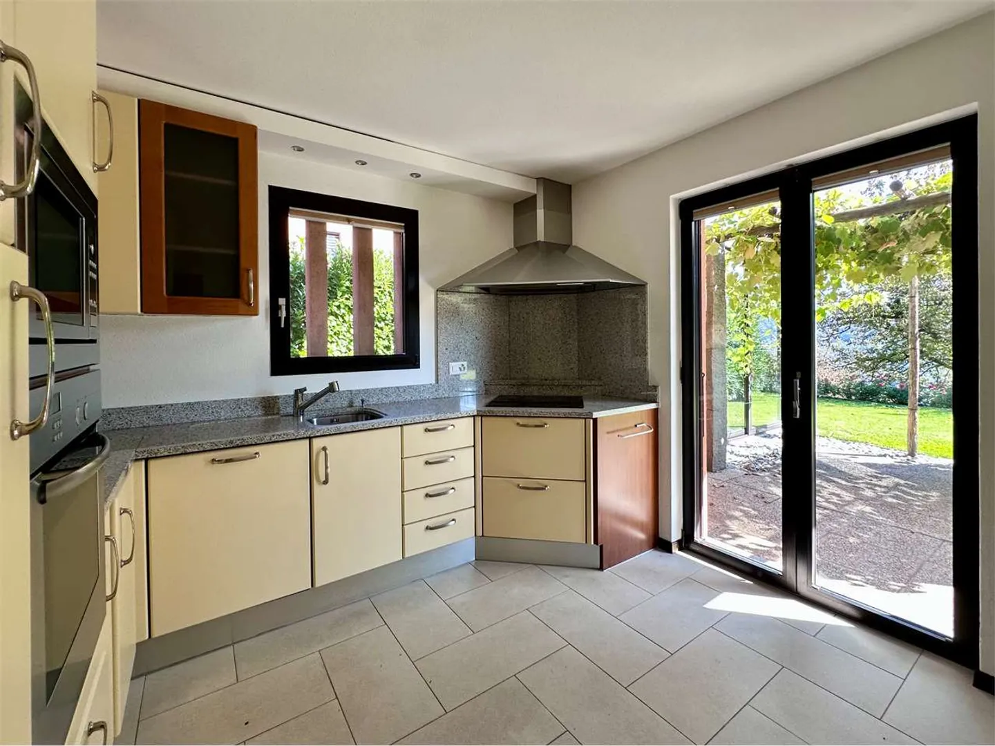 Charming Tessiner House - Photo 8 of 13