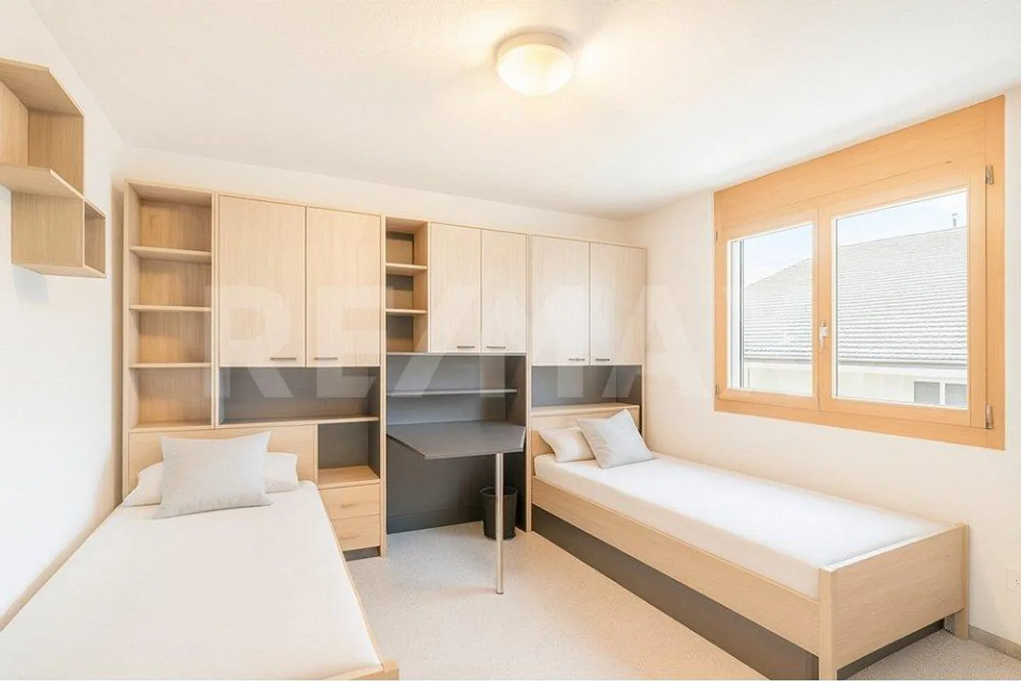Charmante 4½ Zimmer-Wohnung mit Bergsicht in Trin - Foto 6 von 6
