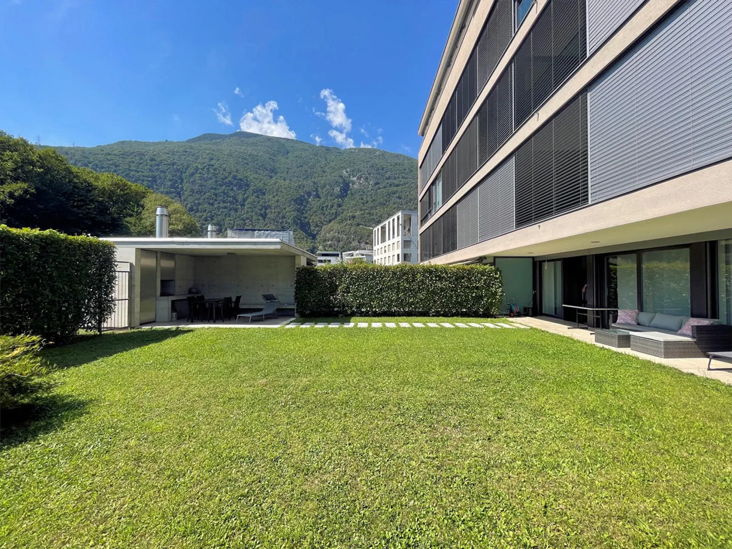 Apartment with large garden a stone's throw from the city center - Photo 14 of 16