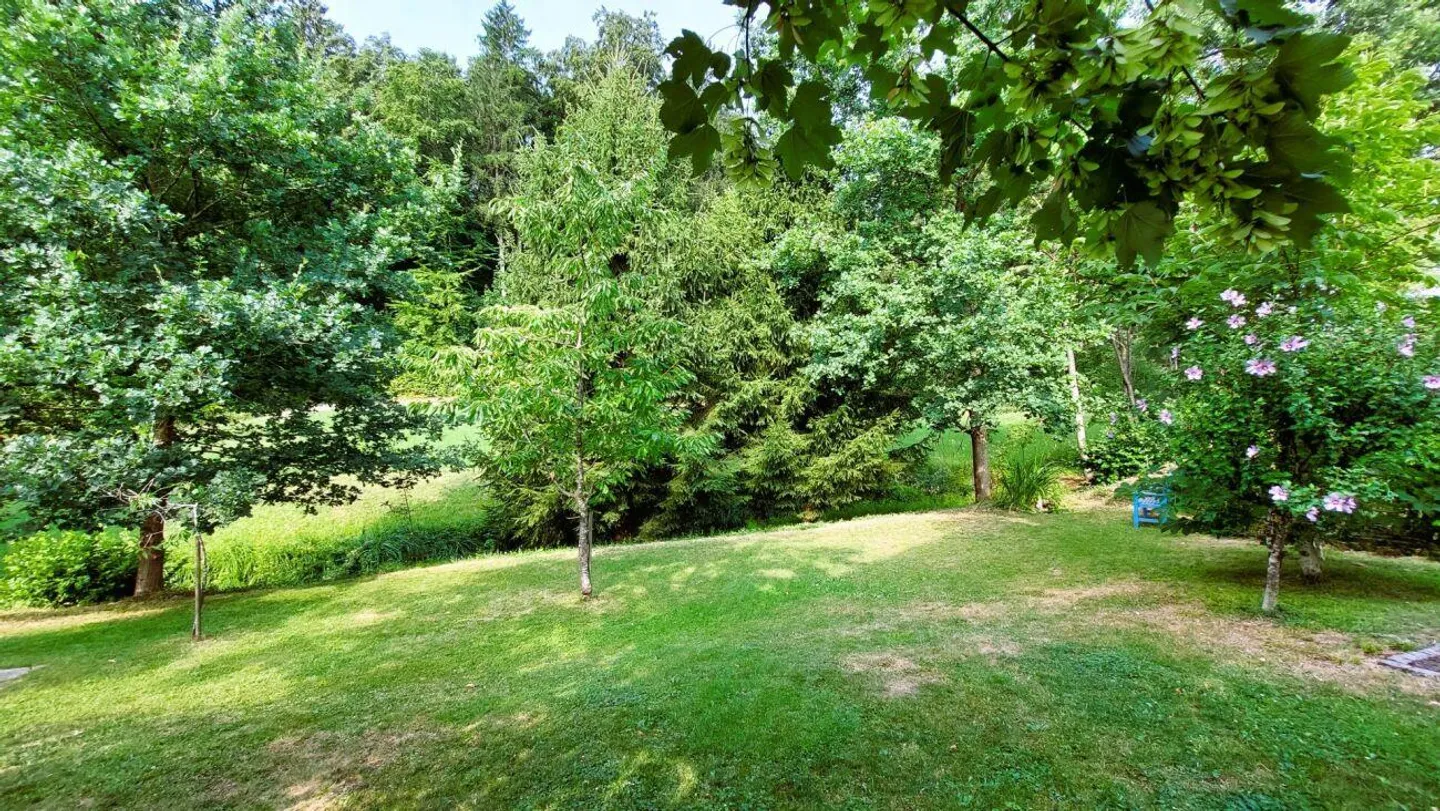 Geräumiges Familienhaus in der Natur - Foto 1 von 8