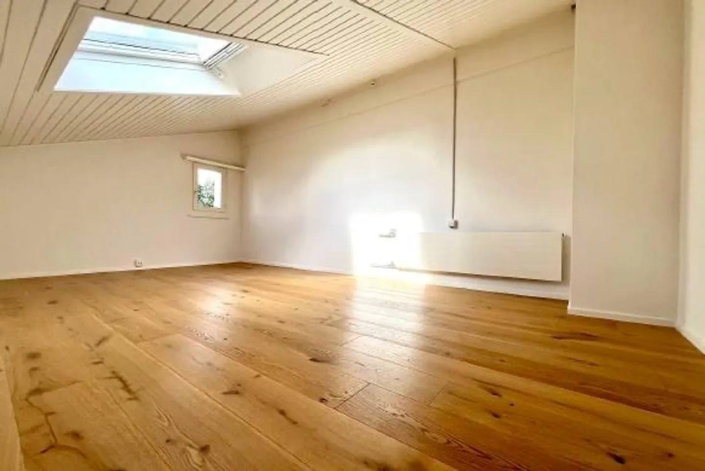 Modernes Doppeleinfamilienhaus mit Garten - Foto 6 von 16
