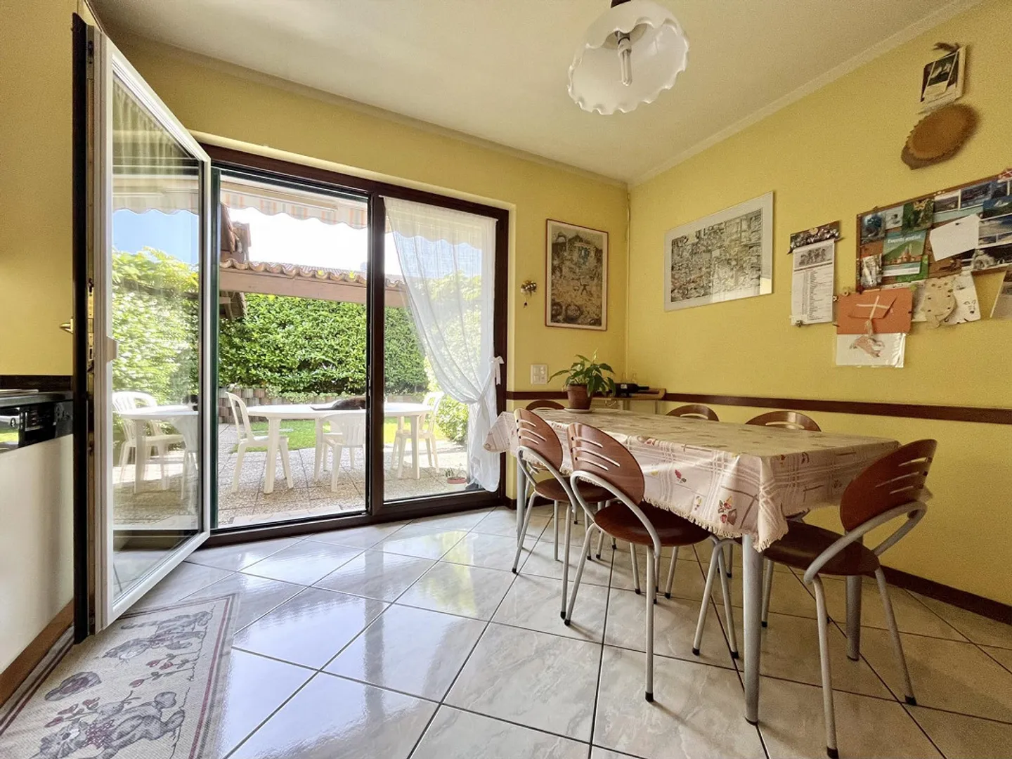 VILLA 4.5 LOC. IN BIOEDILIZA CON GIARDINO A RIVA SAN VITALE - Foto 2 di 9