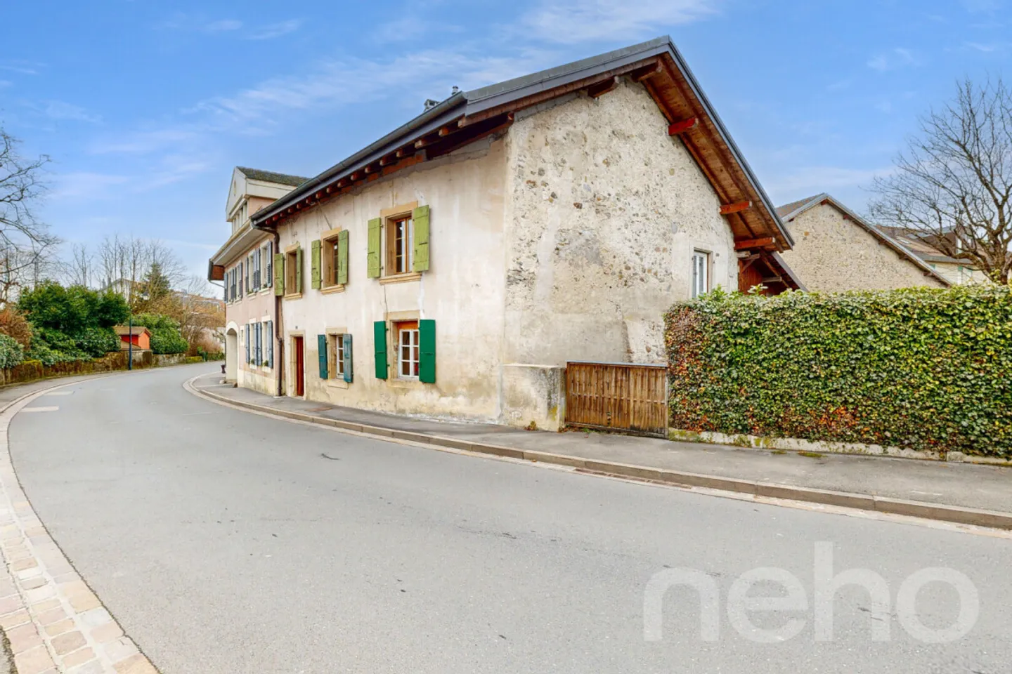 Charming village house to renovate in the heart of Etoy - Photo 2 of 12
