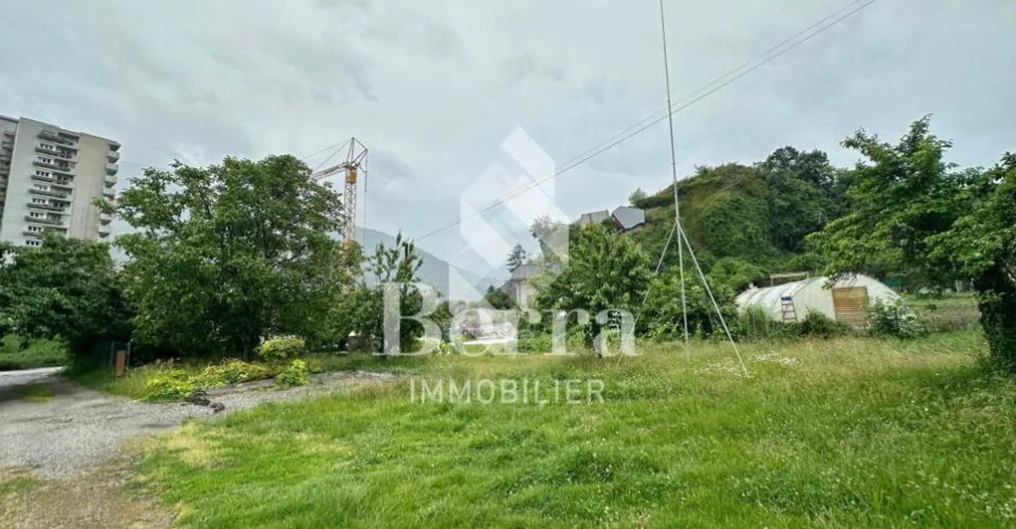 Charming Studio with Garden - Photo 11 of 12