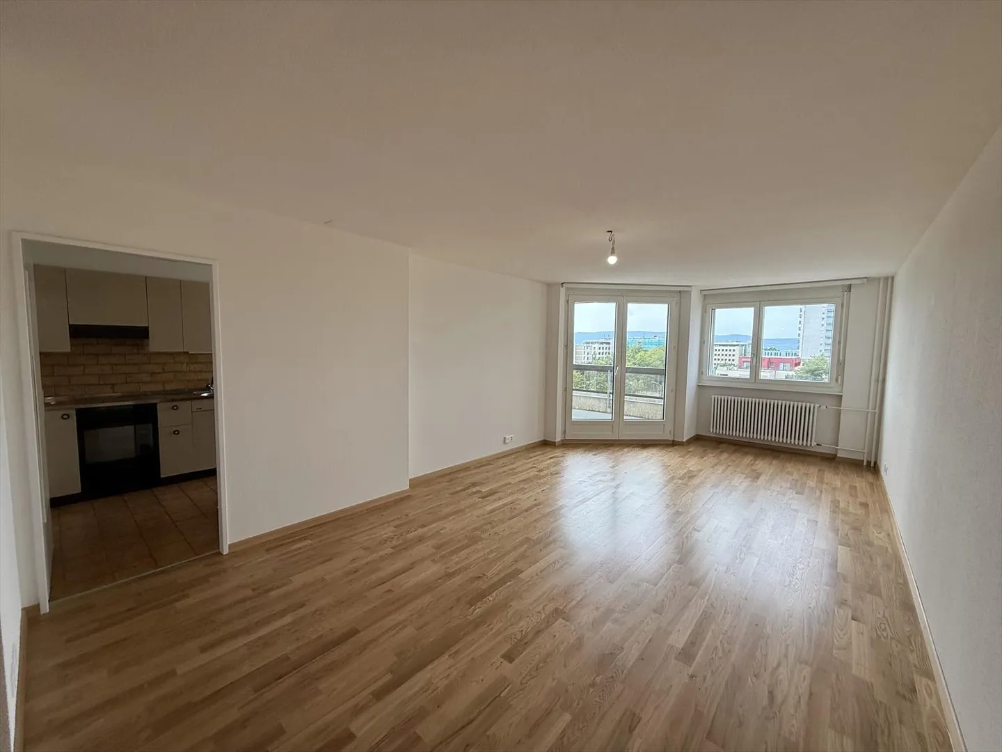 Appartement rafraîchi de 3 pièces au 9? étage, avec balcon et vue dégagée. - Photo 9 sur 9