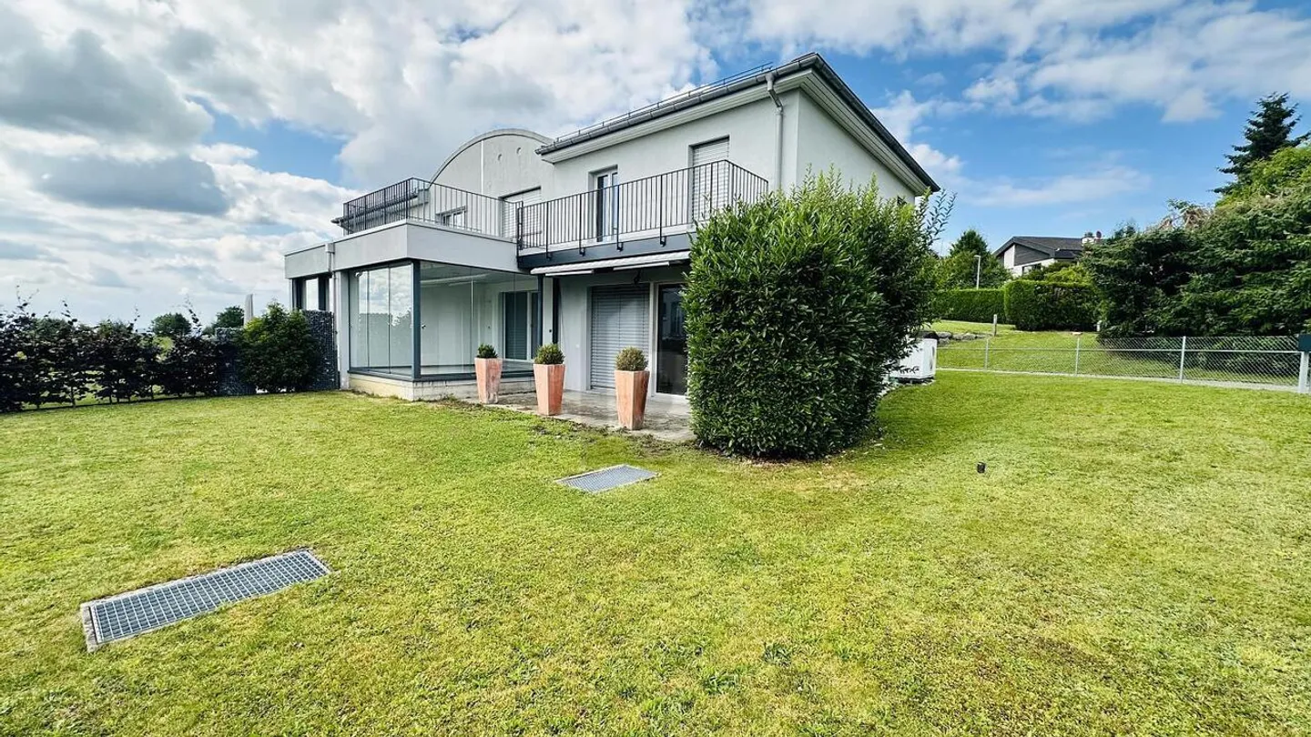 FAMILIENFREUNDLICH MIT SONNIGEM GARTEN! - Foto 1 von 6