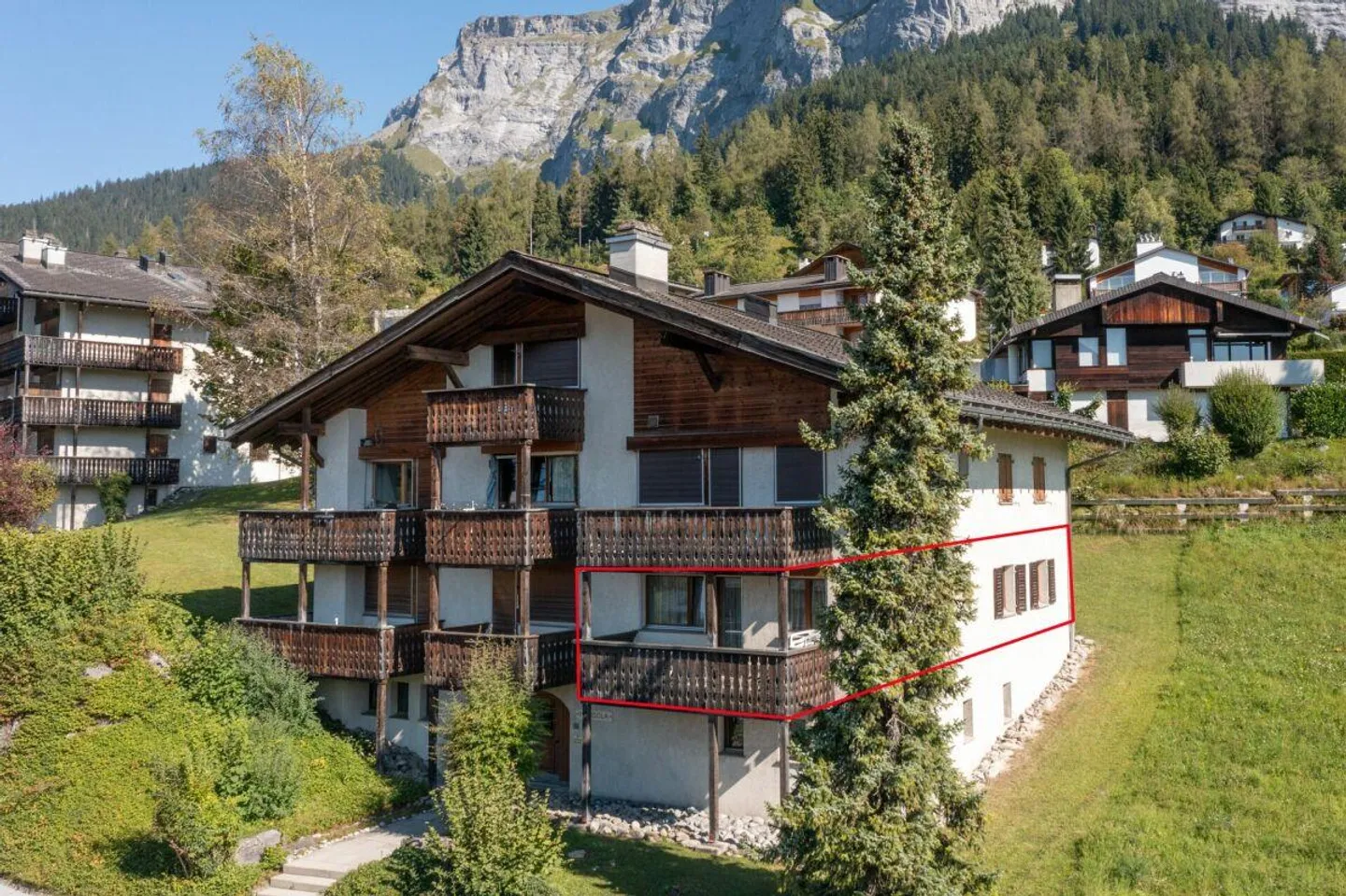 Bellissimo appartamento per vacanze luminoso 3 ½ locali arredato in posizione sud a Flims Dorf - Foto 1 di 6